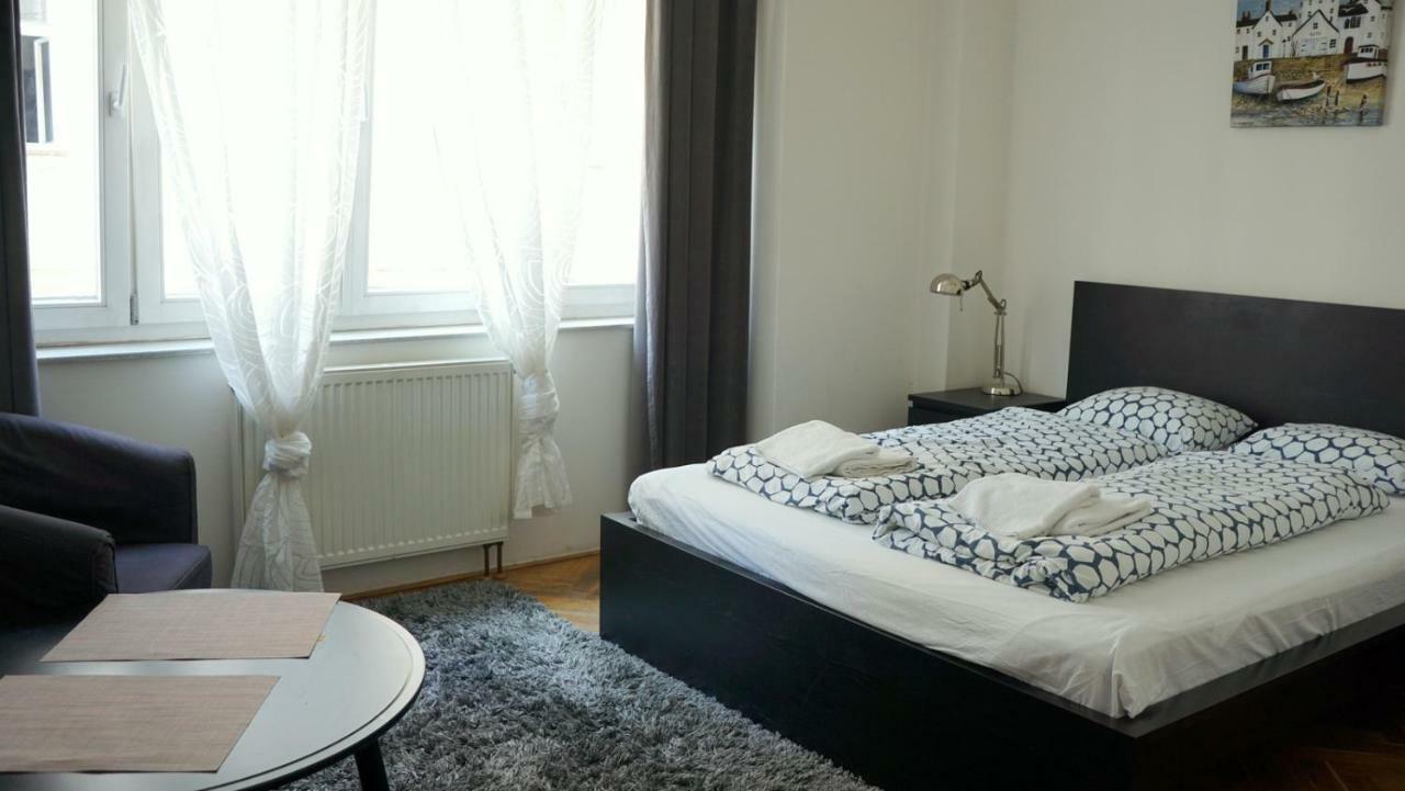 Funci Dancing 6 Apartment Prag Exterior foto