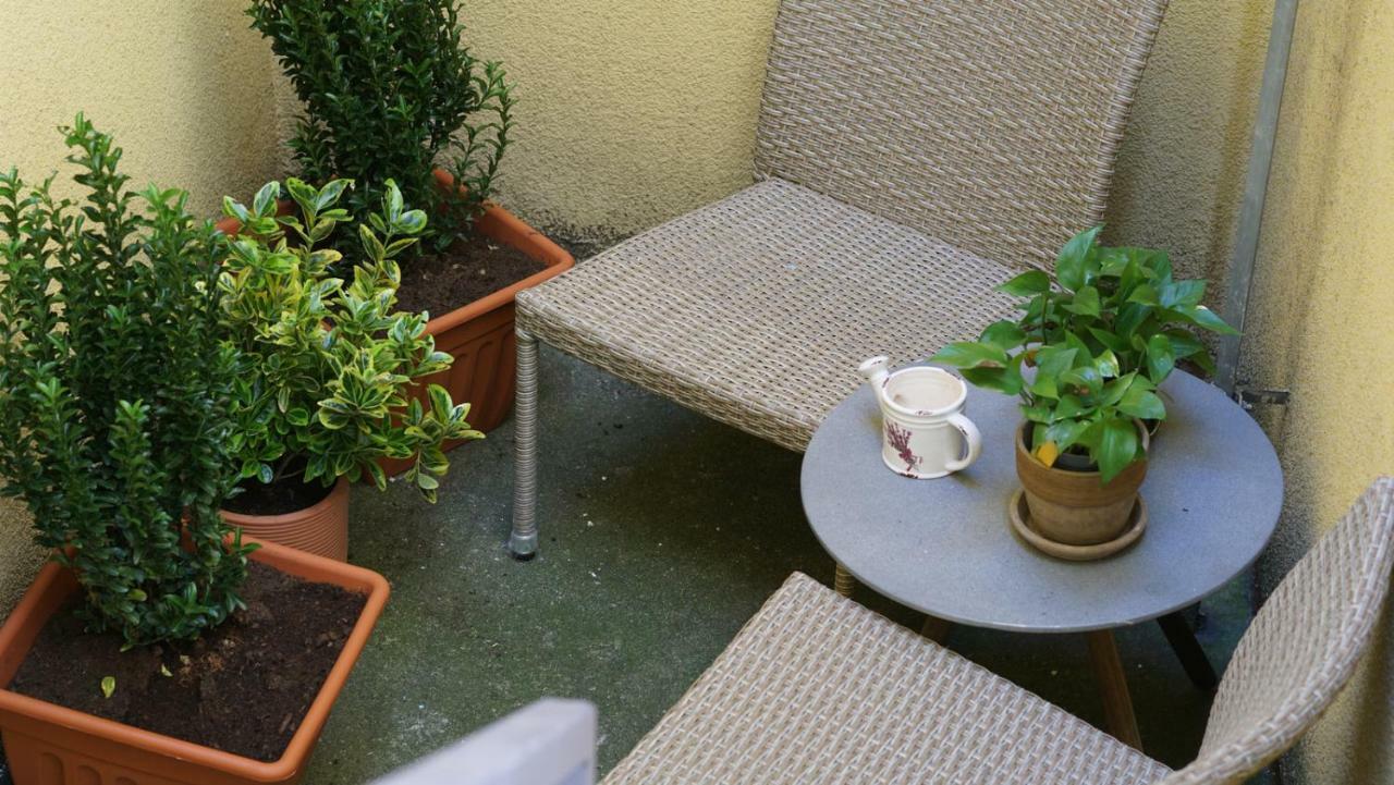 Funci Dancing 6 Apartment Prag Exterior foto